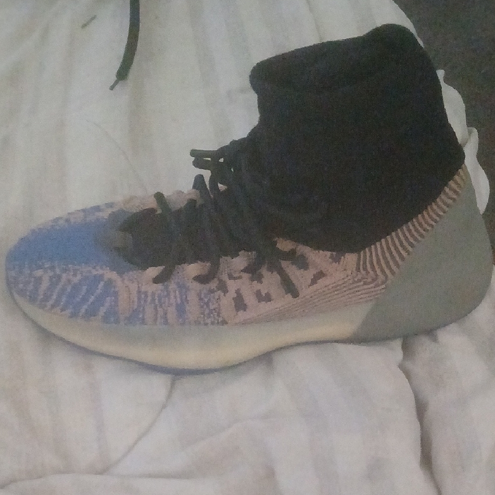 High-Top Knit Sneakers in Blue and Black